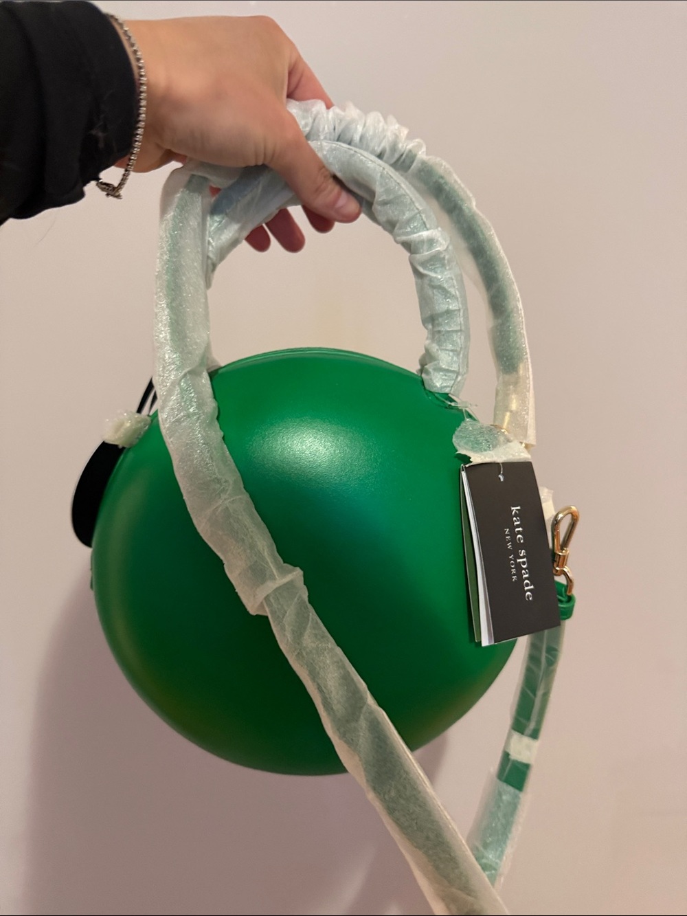 kate spade x M&M’s collab Green Round Crossbody with Rhinestone 'm' - Picture 3 of 8